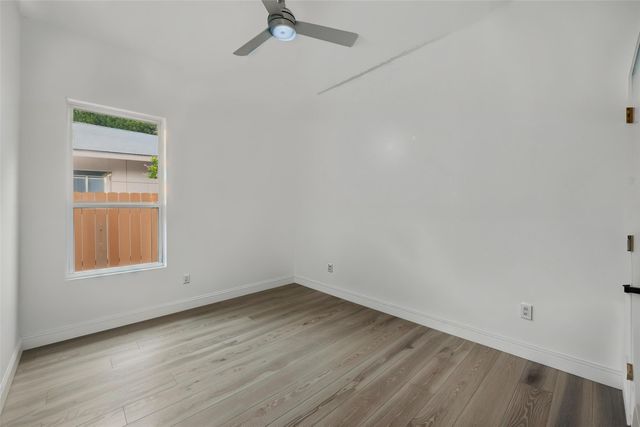 3220 N Houston, Fort Worth, TX 76106