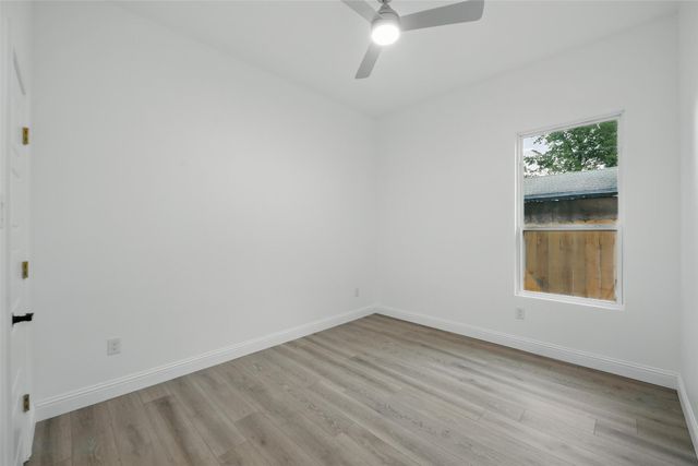 3220 N Houston, Fort Worth, TX 76106