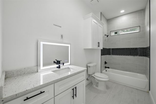 3220 N Houston, Fort Worth, TX 76106