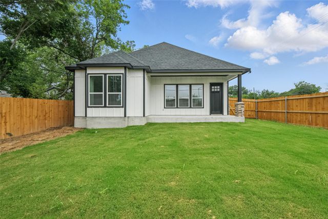 3220 N Houston, Fort Worth, TX 76106