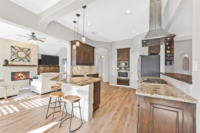 1814 Sandy Lake Drive, Friendswood, TX 77546