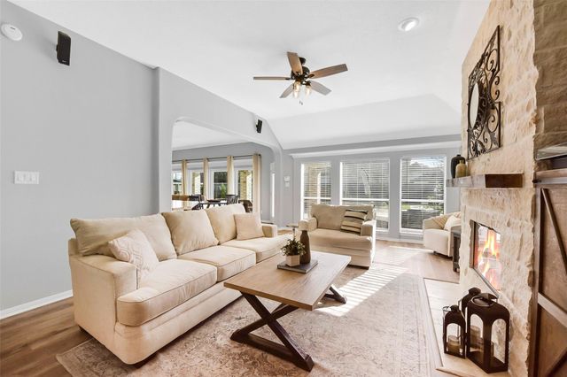 1814 Sandy Lake Drive, Friendswood, TX 77546