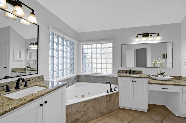 1814 Sandy Lake Drive, Friendswood, TX 77546