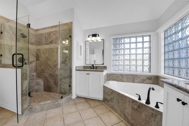 1814 Sandy Lake Drive, Friendswood, TX 77546