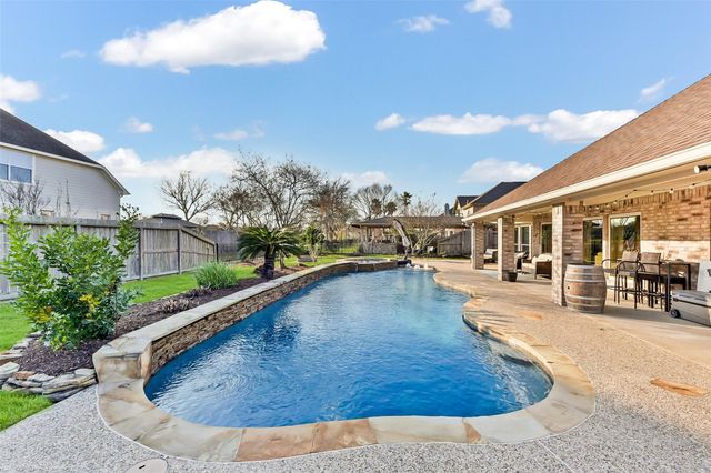 1814 Sandy Lake Drive, Friendswood, TX 77546