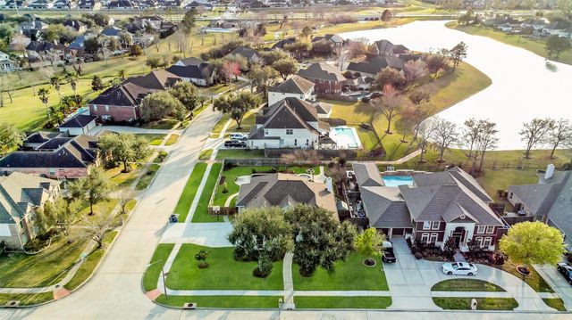 1814 Sandy Lake Drive, Friendswood, TX 77546