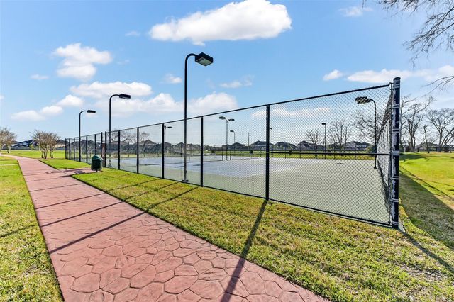 1814 Sandy Lake Drive, Friendswood, TX 77546