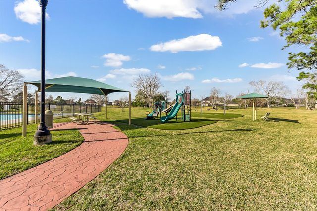 1814 Sandy Lake Drive, Friendswood, TX 77546