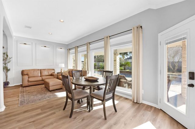 1814 Sandy Lake Drive, Friendswood, TX 77546