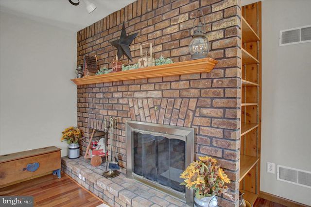 21 BEECHER DR, Carlisle, PA 17015