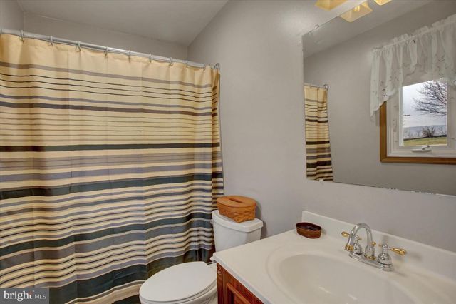 21 BEECHER DR, Carlisle, PA 17015