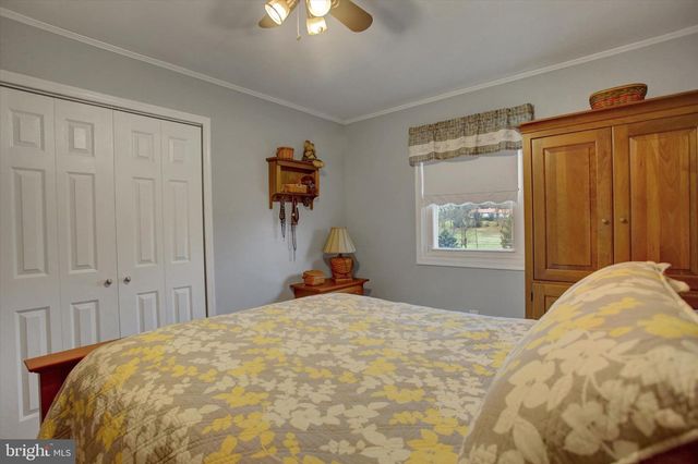 21 BEECHER DR, Carlisle, PA 17015