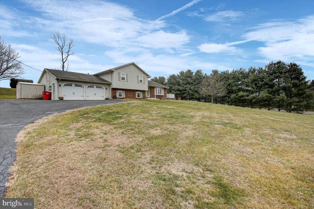 21 BEECHER DR, Carlisle, PA 17015