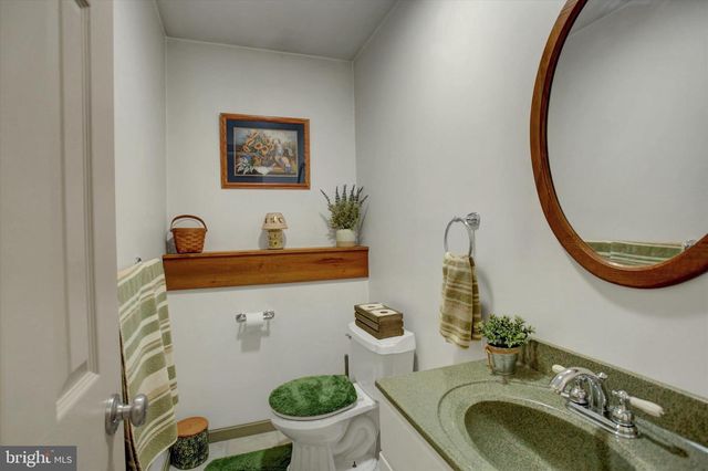 21 BEECHER DR, Carlisle, PA 17015