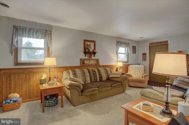 21 BEECHER DR, Carlisle, PA 17015