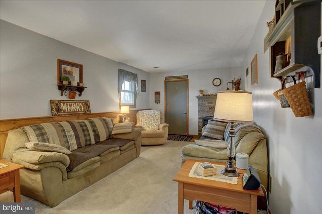 21 BEECHER DR, Carlisle, PA 17015