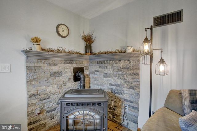 21 BEECHER DR, Carlisle, PA 17015