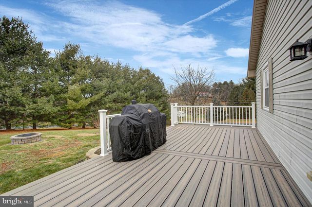 21 BEECHER DR, Carlisle, PA 17015