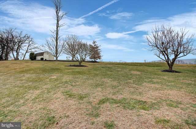 21 BEECHER DR, Carlisle, PA 17015