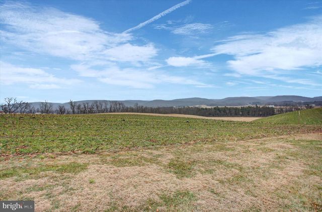 21 BEECHER DR, Carlisle, PA 17015