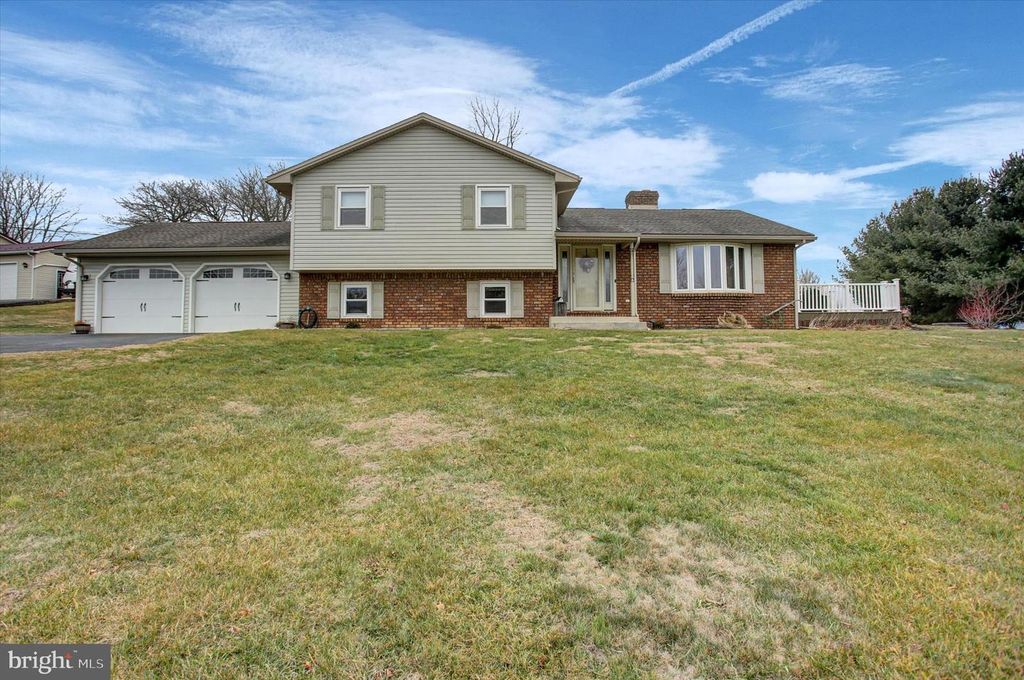 21 BEECHER DR, Carlisle, PA 17015