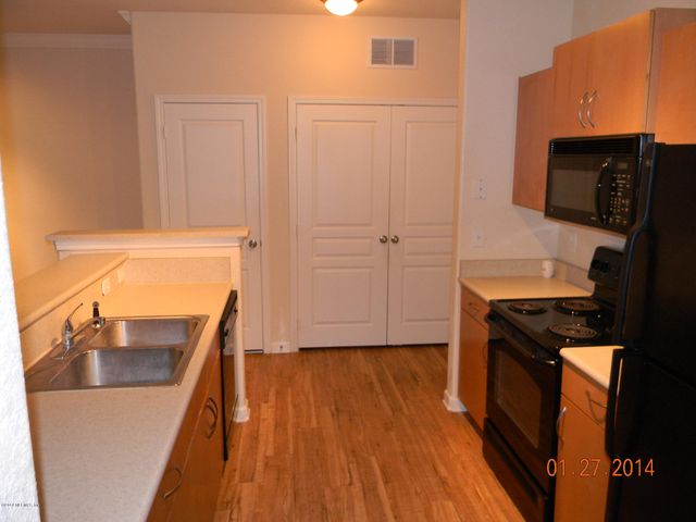 8290 GATE Parkway W 1117, Jacksonville, FL 32216