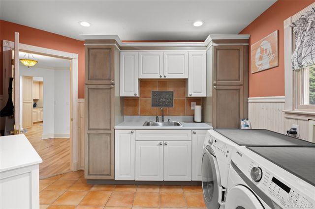 300 Private Road 8, Cutchogue, NY 11935