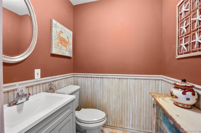 300 Private Road 8, Cutchogue, NY 11935