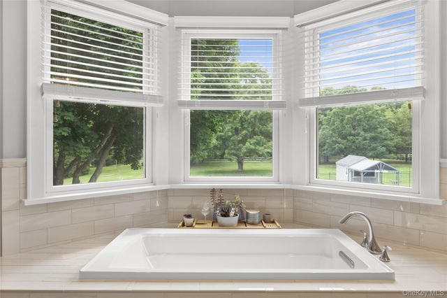 300 Private Road 8, Cutchogue, NY 11935