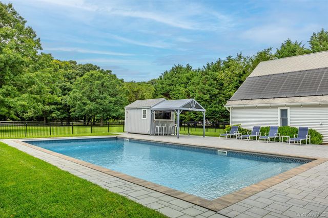 300 Private Road 8, Cutchogue, NY 11935