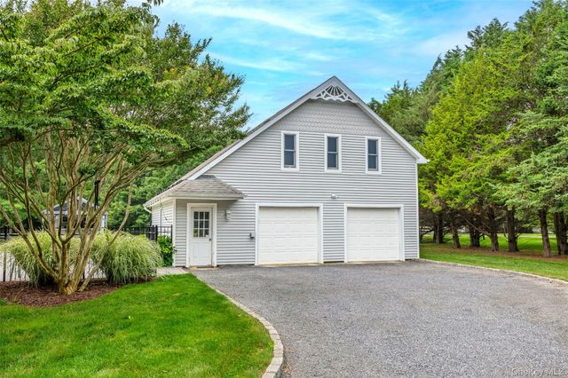 300 Private Road 8, Cutchogue, NY 11935