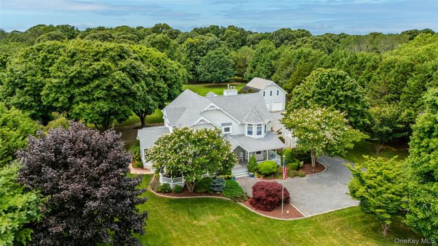300 Private Road 8, Cutchogue, NY 11935