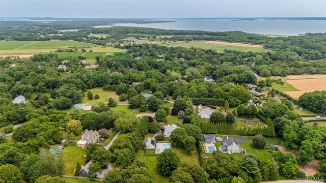 300 Private Road 8, Cutchogue, NY 11935