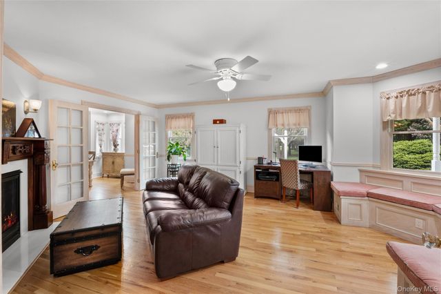 300 Private Road 8, Cutchogue, NY 11935