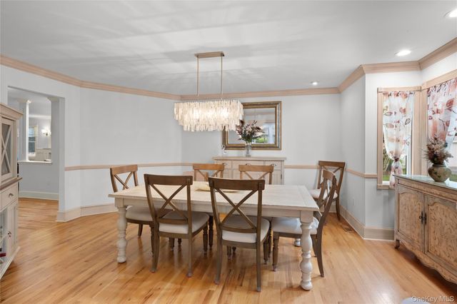 300 Private Road 8, Cutchogue, NY 11935