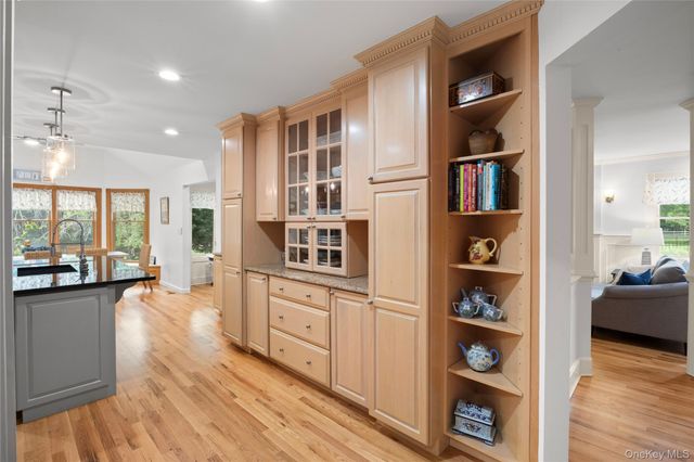 300 Private Road 8, Cutchogue, NY 11935