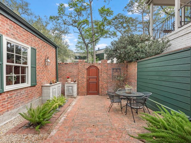 9063 Briar Forest Drive, Houston, TX 77024