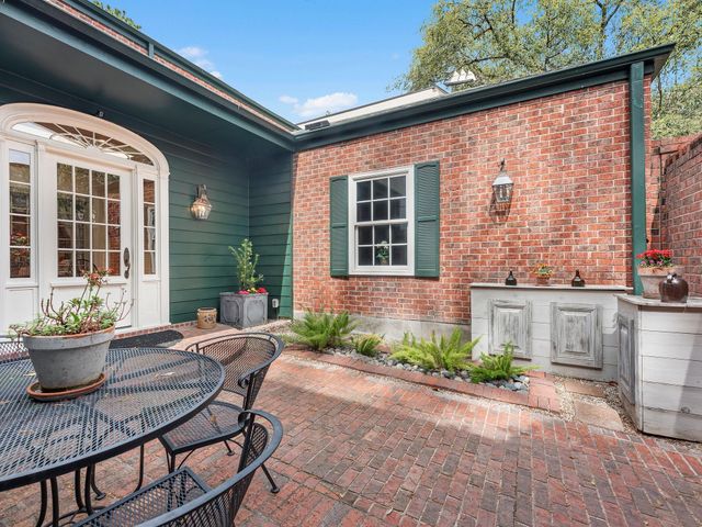 9063 Briar Forest Drive, Houston, TX 77024