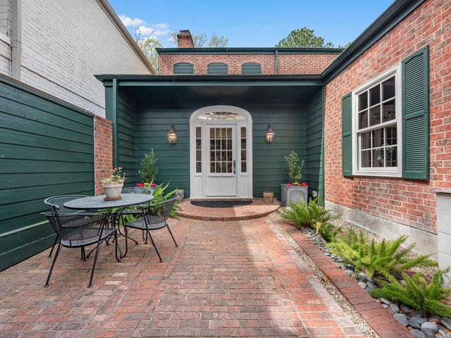 9063 Briar Forest Drive, Houston, TX 77024