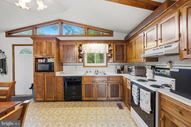 303 PINE DR, Louisa, VA 23093
