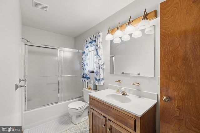 303 PINE DR, Louisa, VA 23093