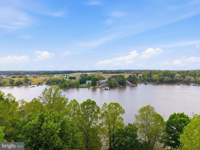 303 PINE DR, Louisa, VA 23093