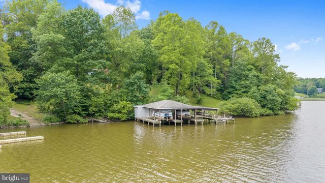 303 PINE DR, Louisa, VA 23093
