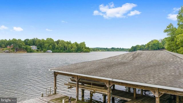 303 PINE DR, Louisa, VA 23093