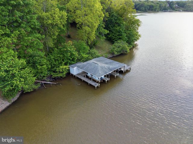 303 PINE DR, Louisa, VA 23093