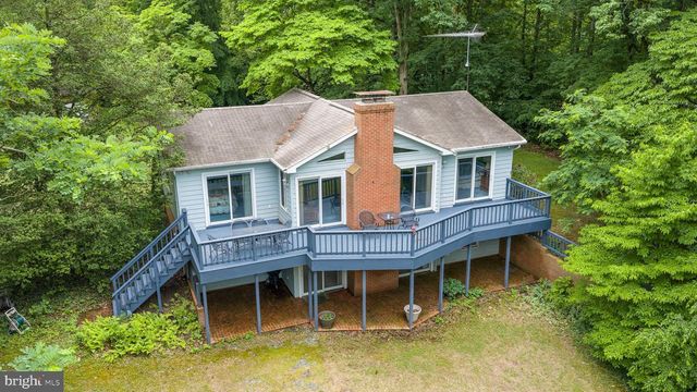 303 PINE DR, Louisa, VA 23093
