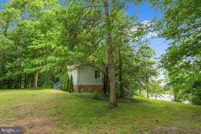 303 PINE DR, Louisa, VA 23093