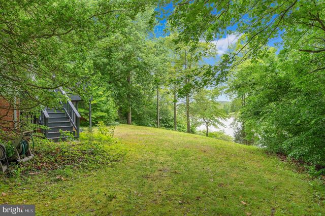 303 PINE DR, Louisa, VA 23093