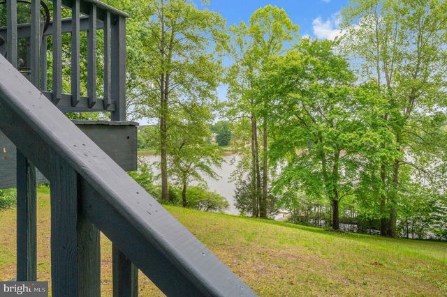 303 PINE DR, Louisa, VA 23093