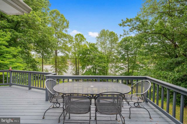 303 PINE DR, Louisa, VA 23093